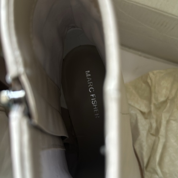 Marc Fisher Lysia Bootie, size 9, Ecru (cream) - Picture 3 of 5